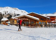 Sulle nevi di San Simone (1700 m) e Baita del Camoscio (1750 m) splende il sole -17febb25- FOTOGALLERY